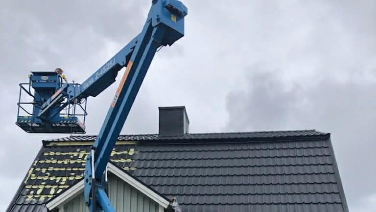 Tak på villa från med skylift